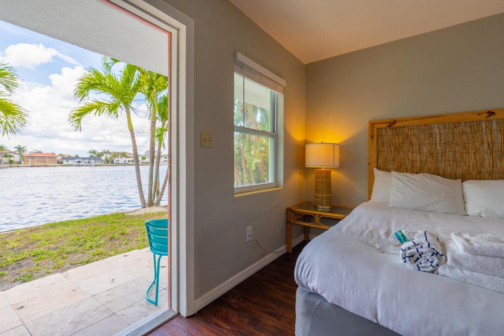 Tropical Breeze - Formerly Wells Manor Since 1953 Apartment *