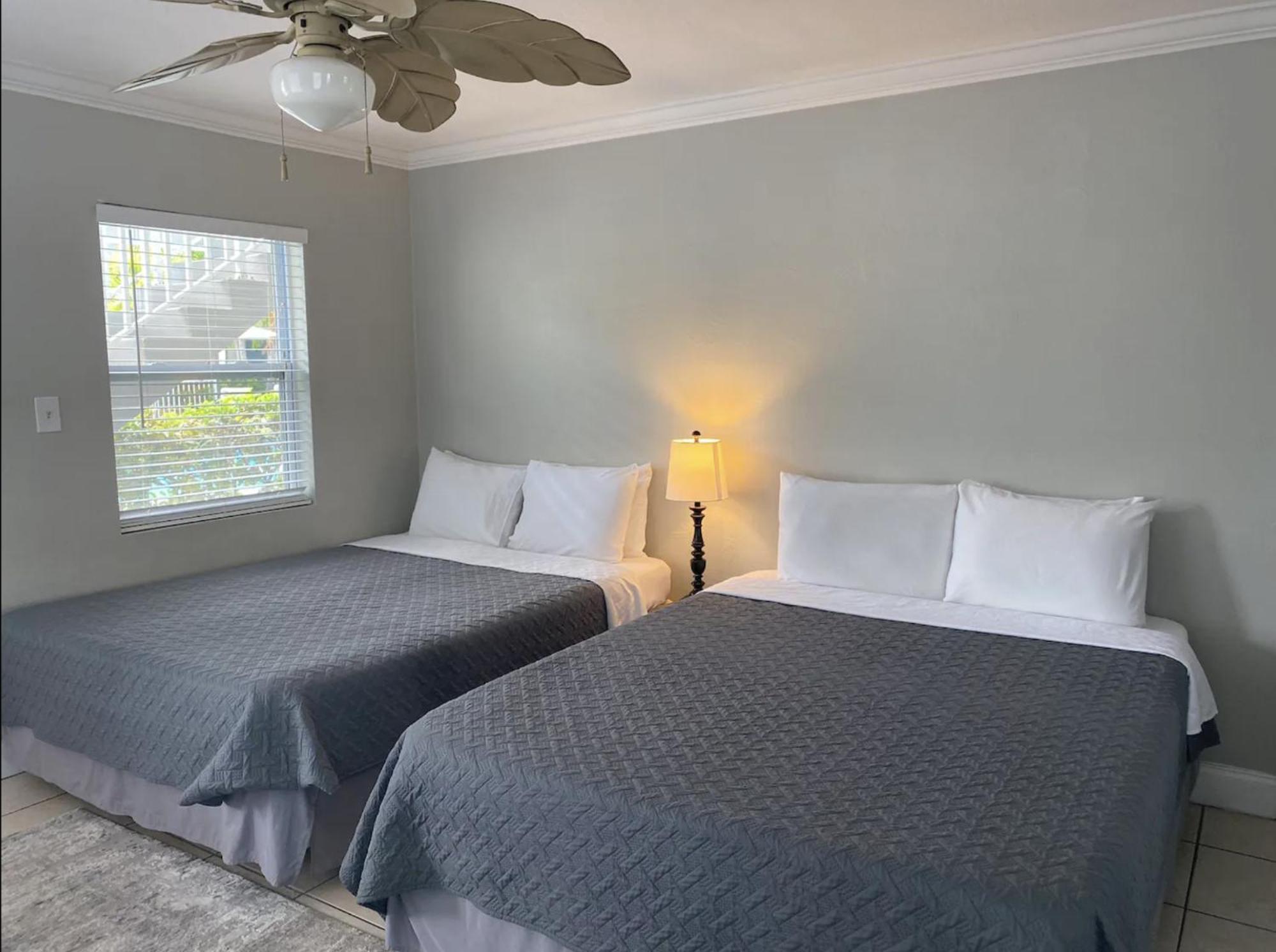 Apartment Tropical Breeze - Formerly Wells Manor Since 1953