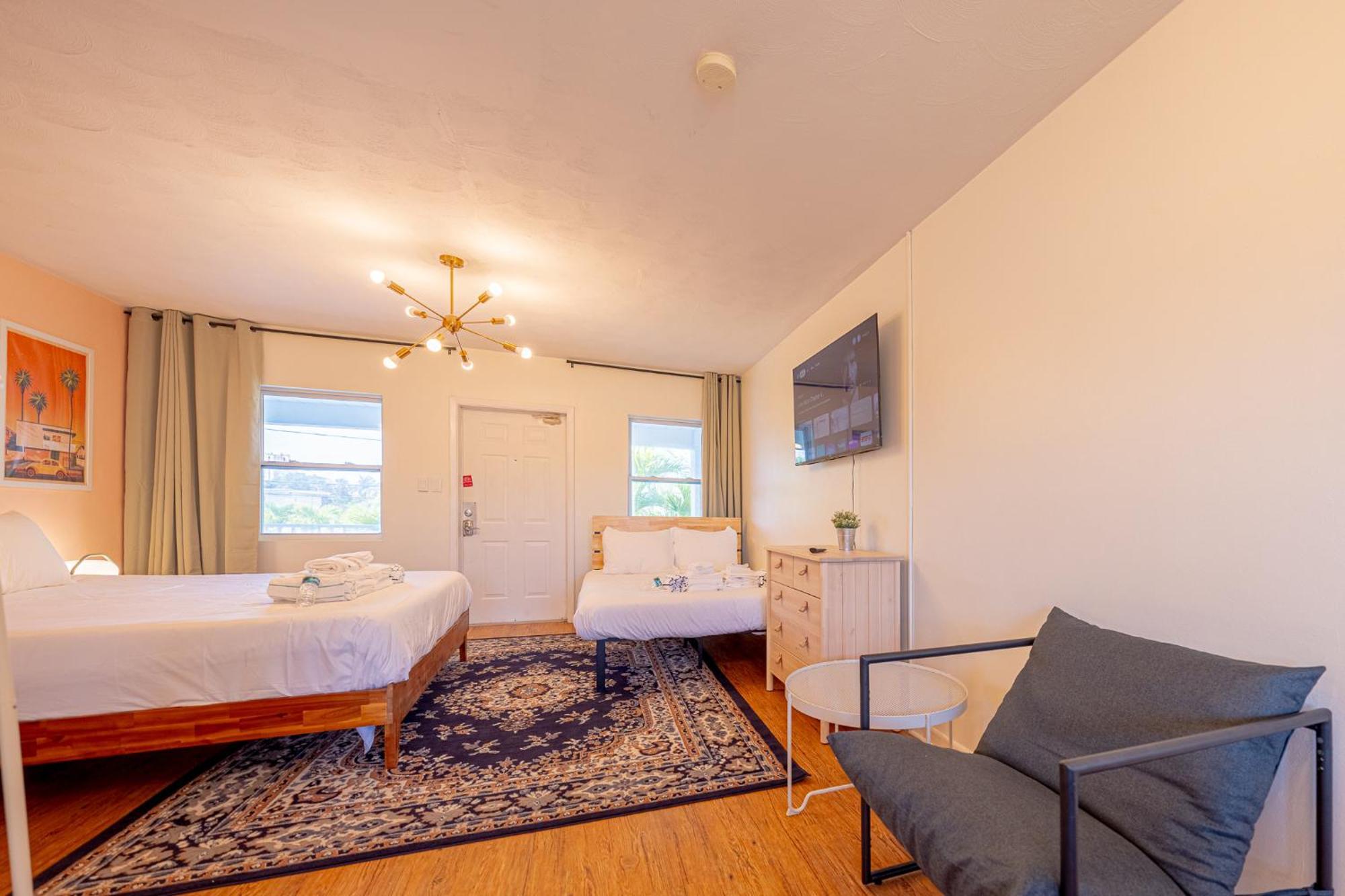 Tropical Breeze - Formerly Wells Manor Since 1953 Apartment