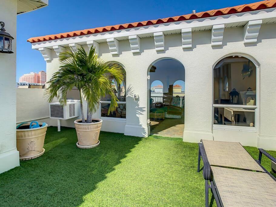 Holiday home Clearwater Penthouse 5 Min Walk Heated Pool Clearwater Beach