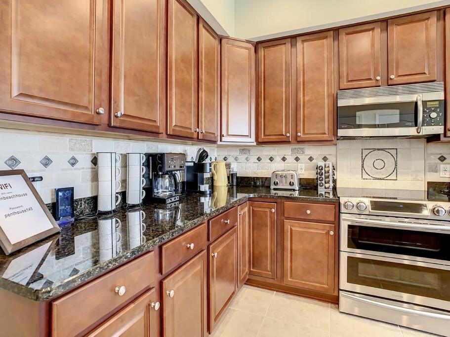 Holiday home Clearwater Penthouse 5 Min Walk Heated Pool