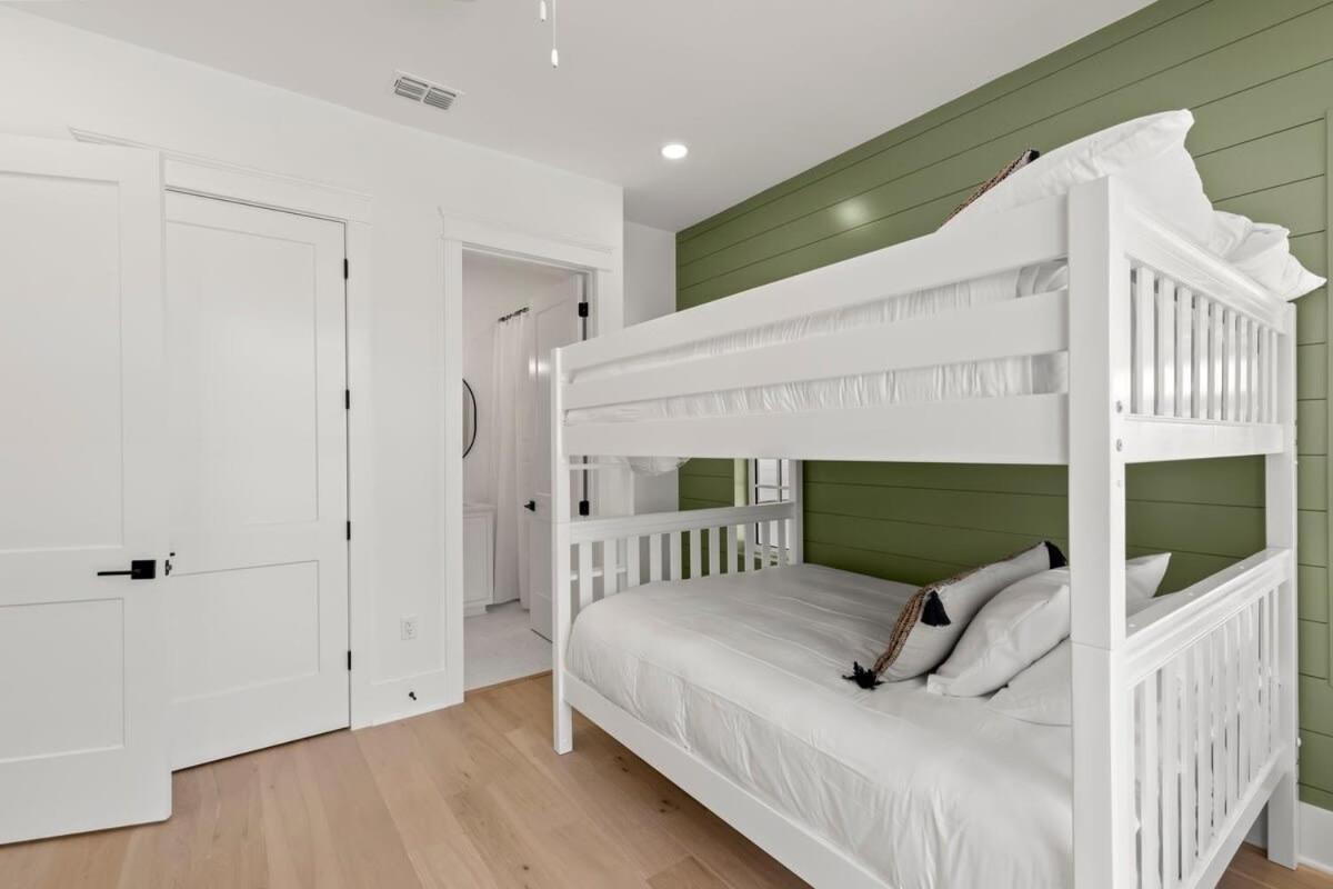 Holiday home New! The Jade House At The Gemma - Stunning 6 Bed, 7 Bath Home With Private Pool And Hot Tub, Steps To The Beach Clearwater Beach