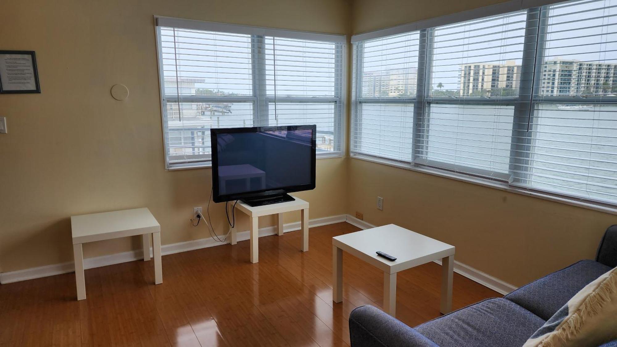 Apartment By The Clearwater Beach