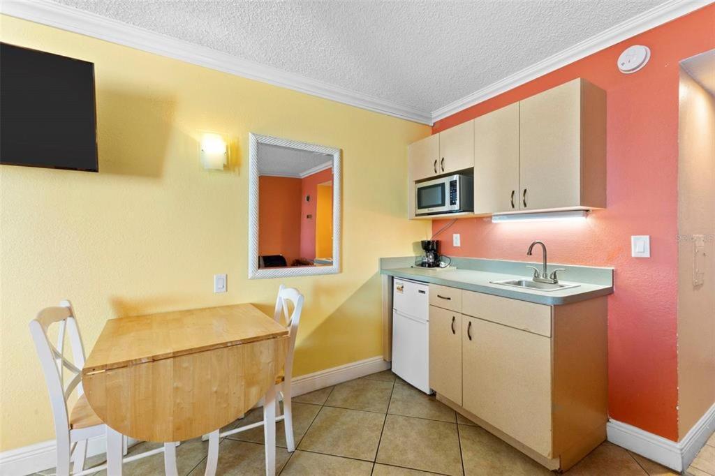 Pelican Point On Clearwater Aparthotel