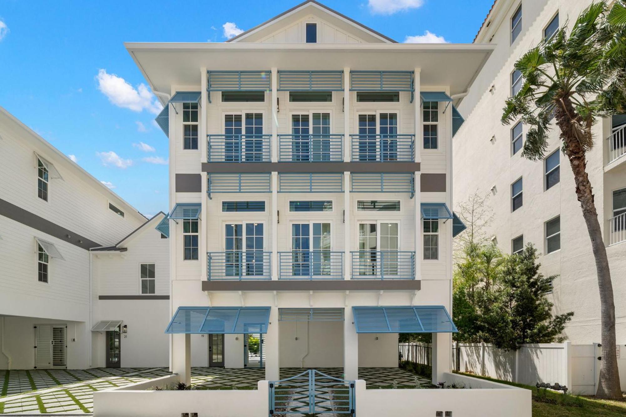 The Akoya & Pearl At The Gemma - 2 Homes With Private Pools Just Steps To Clearwater Holiday home Clearwater Beach