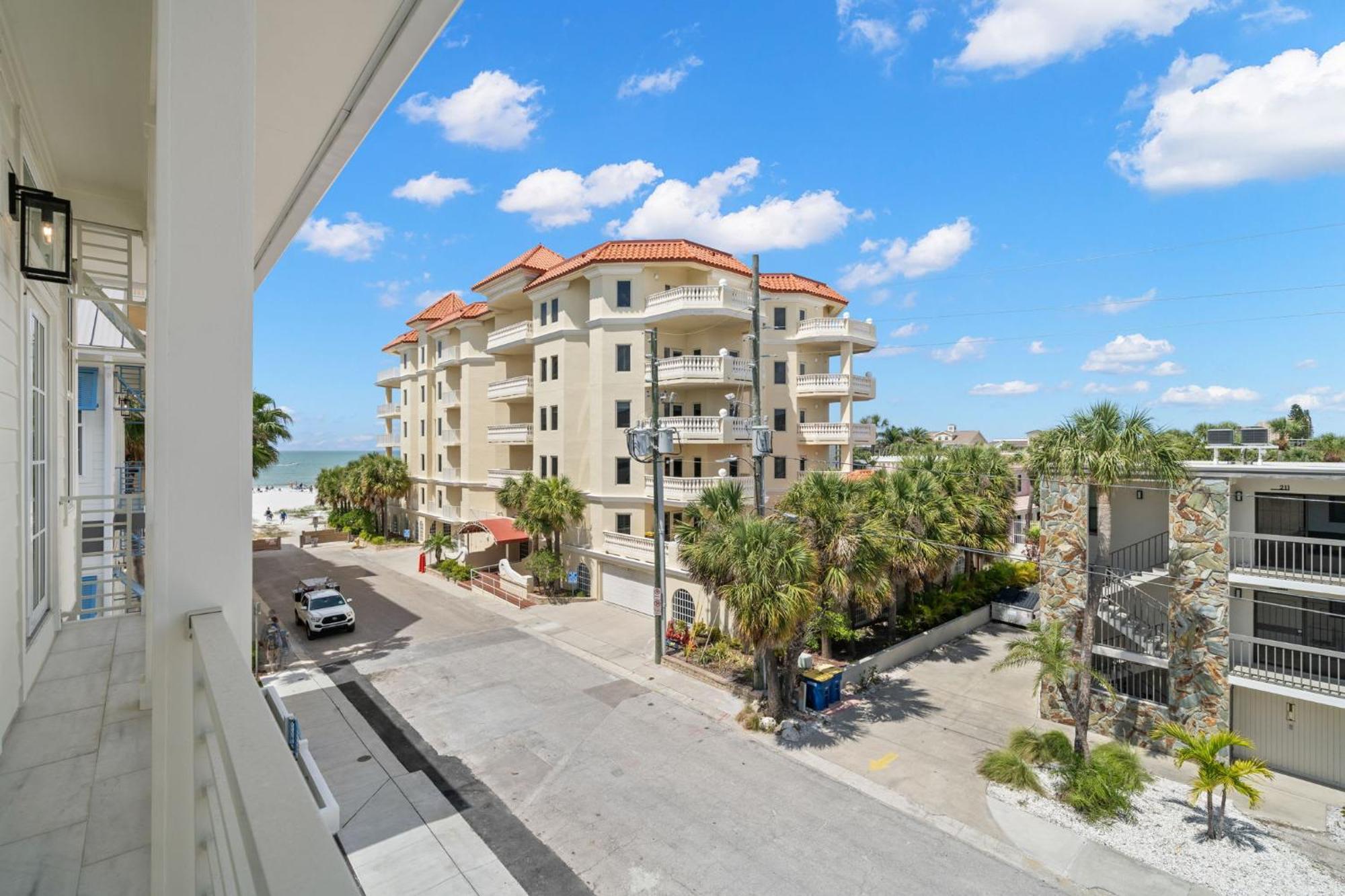 The Akoya & Pearl At The Gemma - 2 Homes With Private Pools Just Steps To Clearwater Clearwater Beach