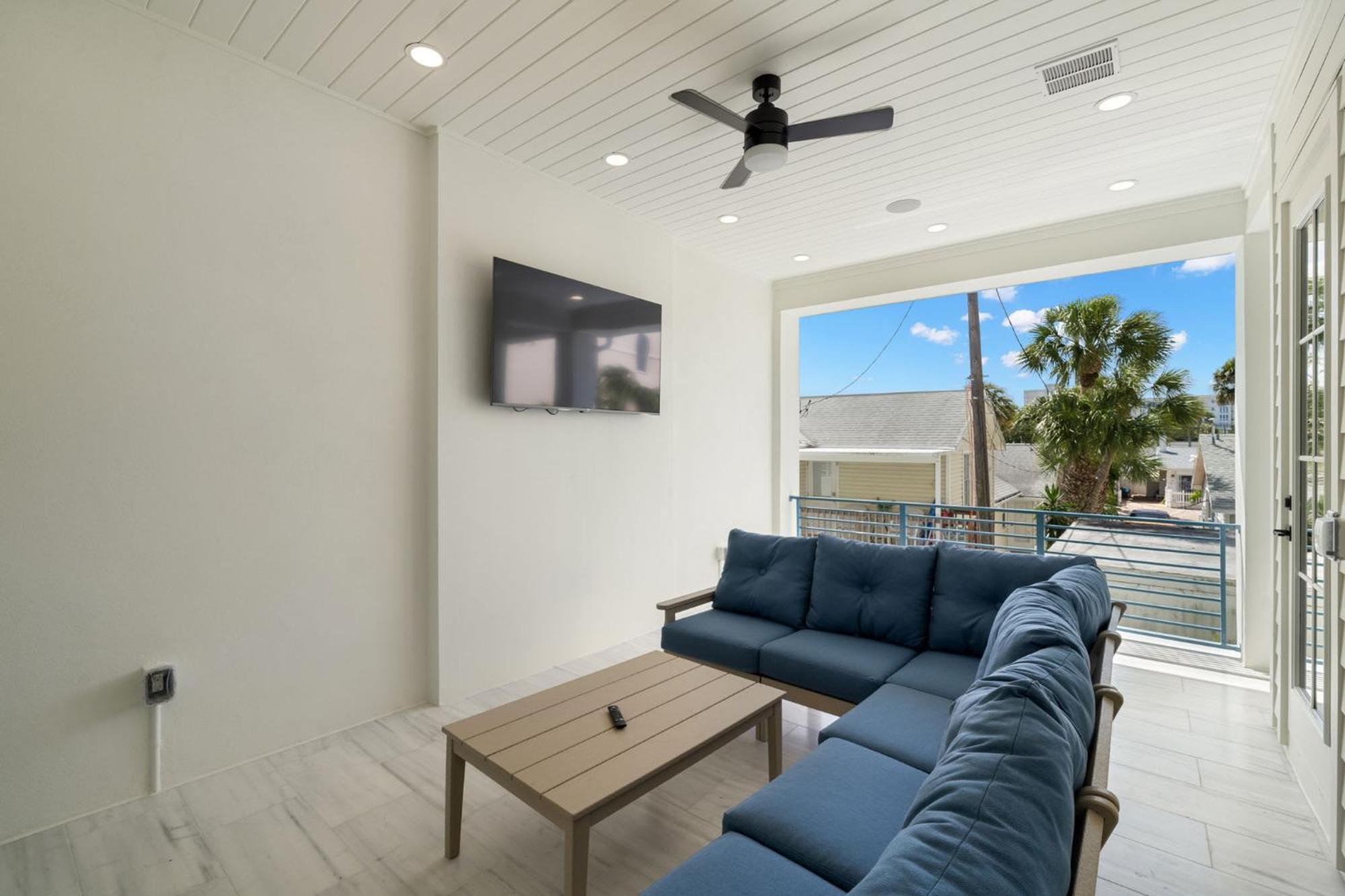 The Akoya & Pearl At The Gemma - 2 Homes With Private Pools Just Steps To Clearwater * Clearwater Beach