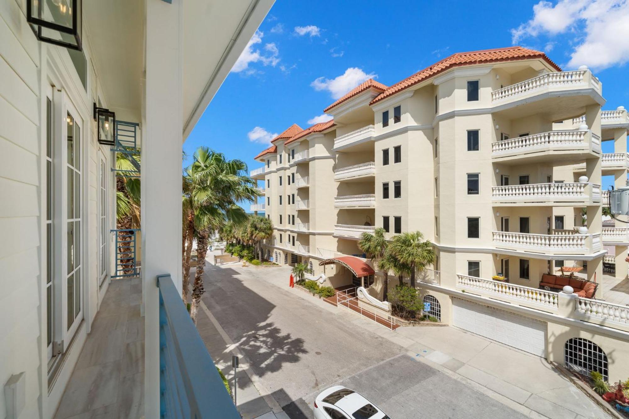 The Akoya & Pearl At The Gemma - 2 Homes With Private Pools Just Steps To Clearwater *