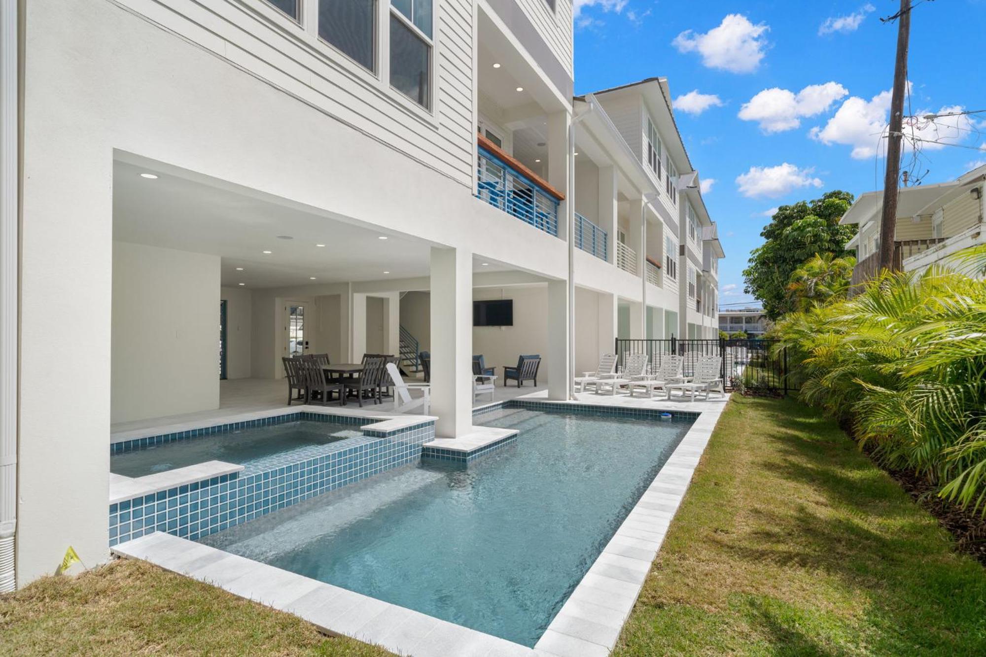 The Akoya & Pearl At The Gemma - 2 Homes With Private Pools Just Steps To Clearwater