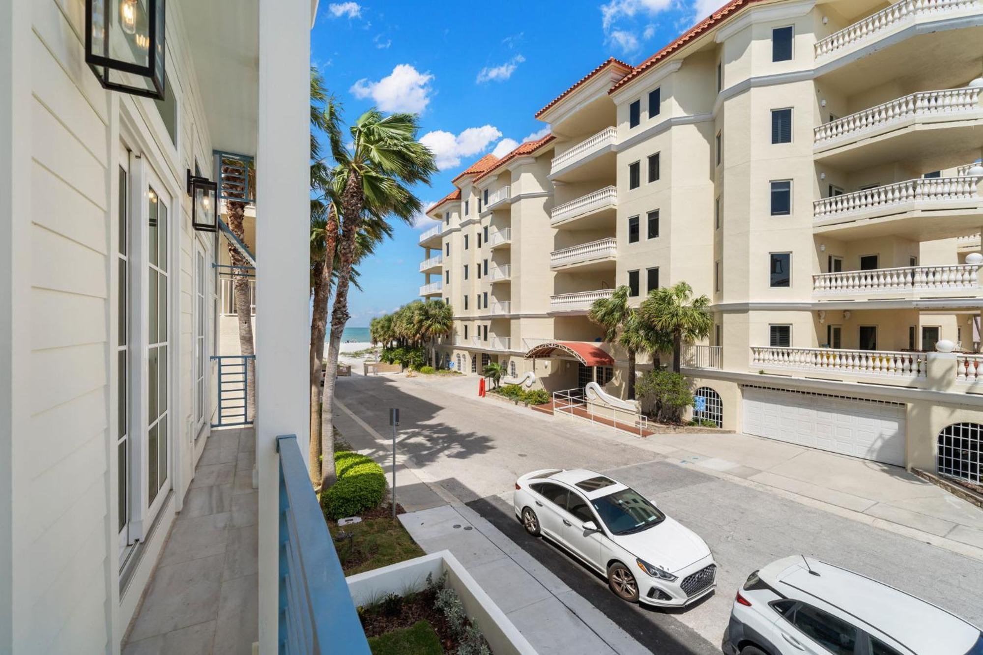 The Akoya & Pearl At The Gemma - 2 Homes With Private Pools Just Steps To Clearwater Clearwater Beach