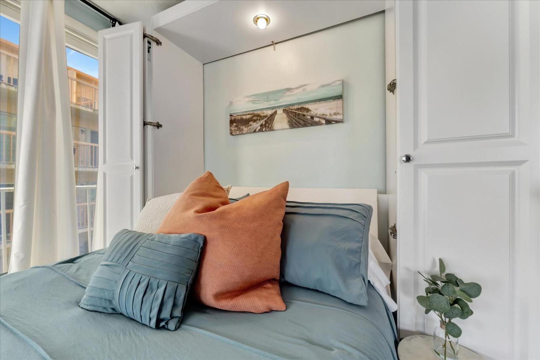 Holiday home The Seashell With Private Balcony And Walk To *