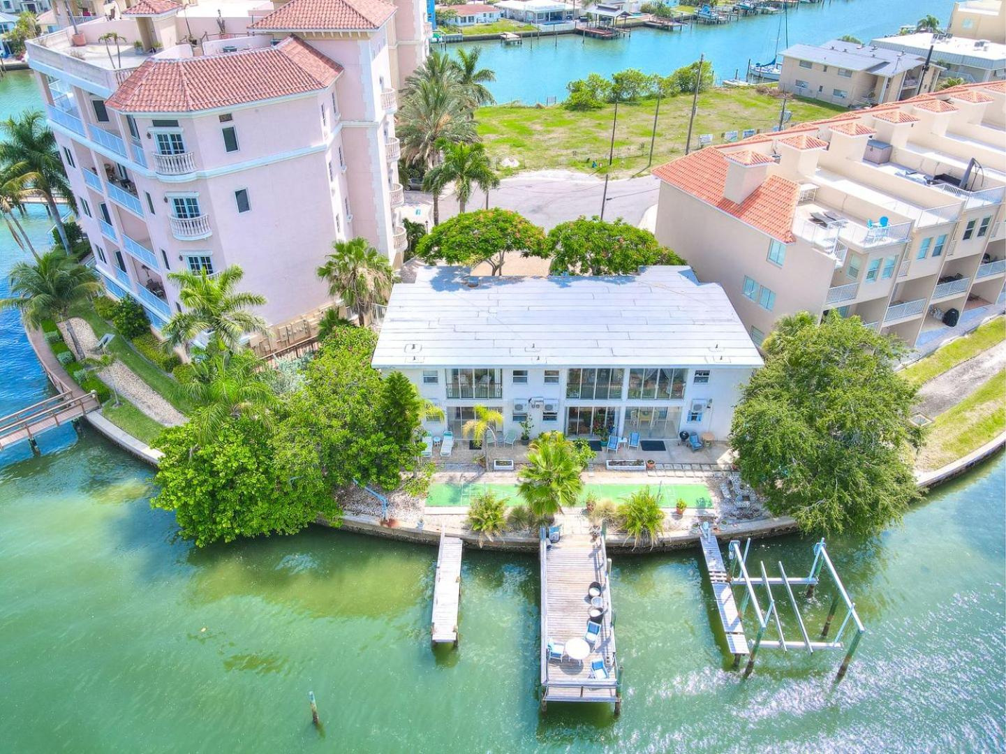 Bay Watch #3 - Weekly Apartment
