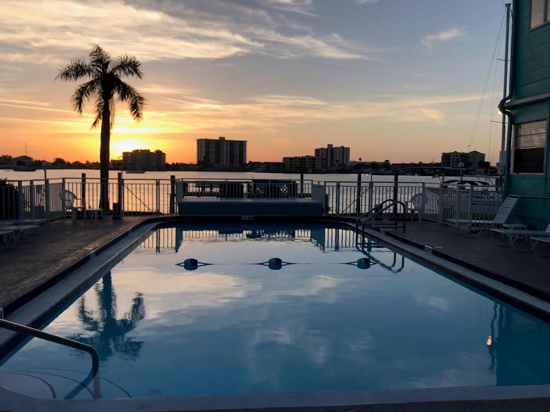 Holiday home The Seashell With Private Balcony And Walk To Clearwater Beach