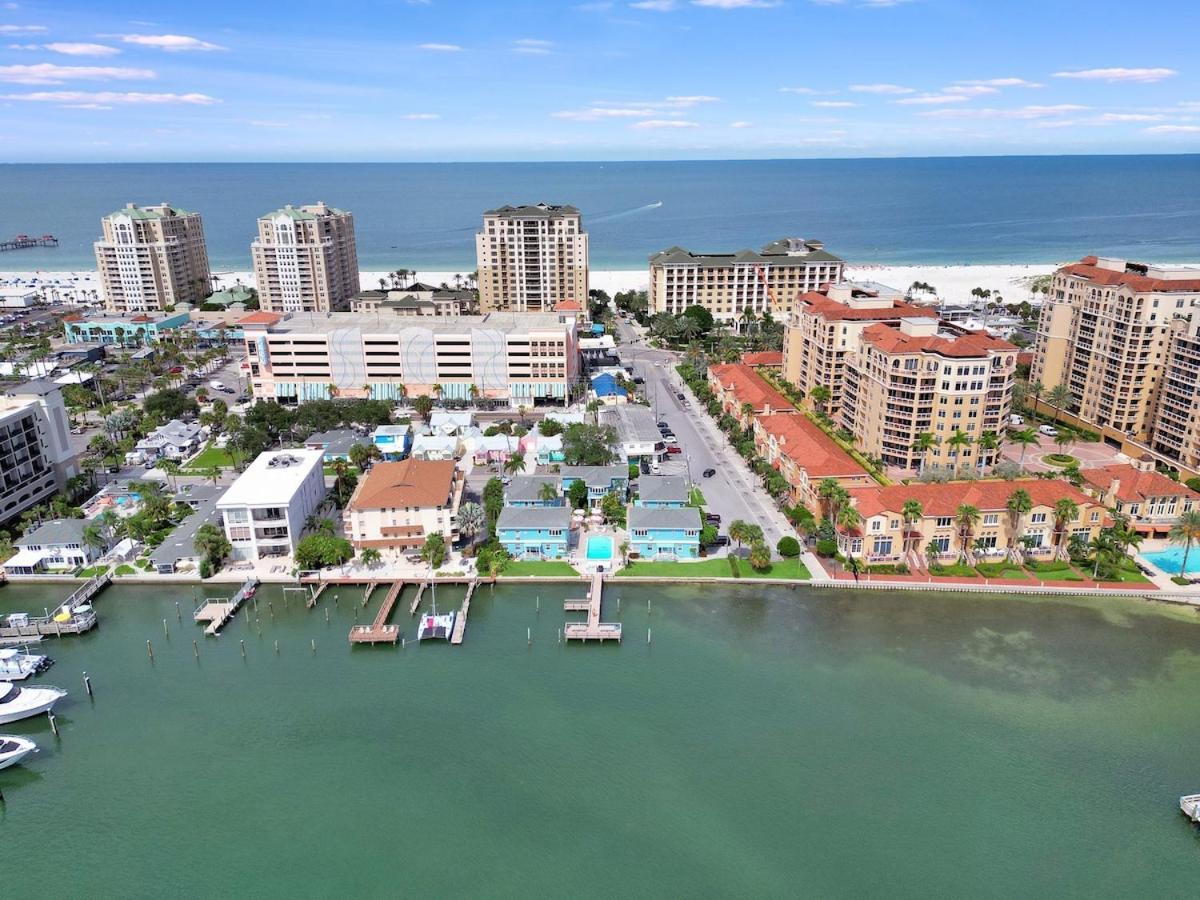 Corner Balcony Across From & Htd Pool Apartment *