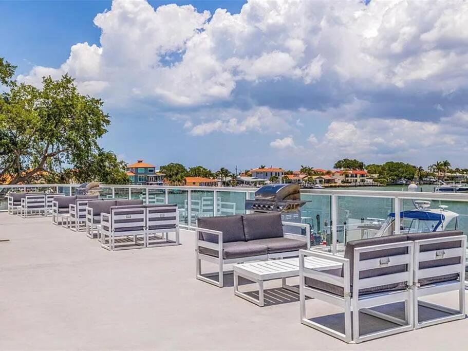 Luxury Waterfront Penthouse With Amenities And Services Clearwater Beach