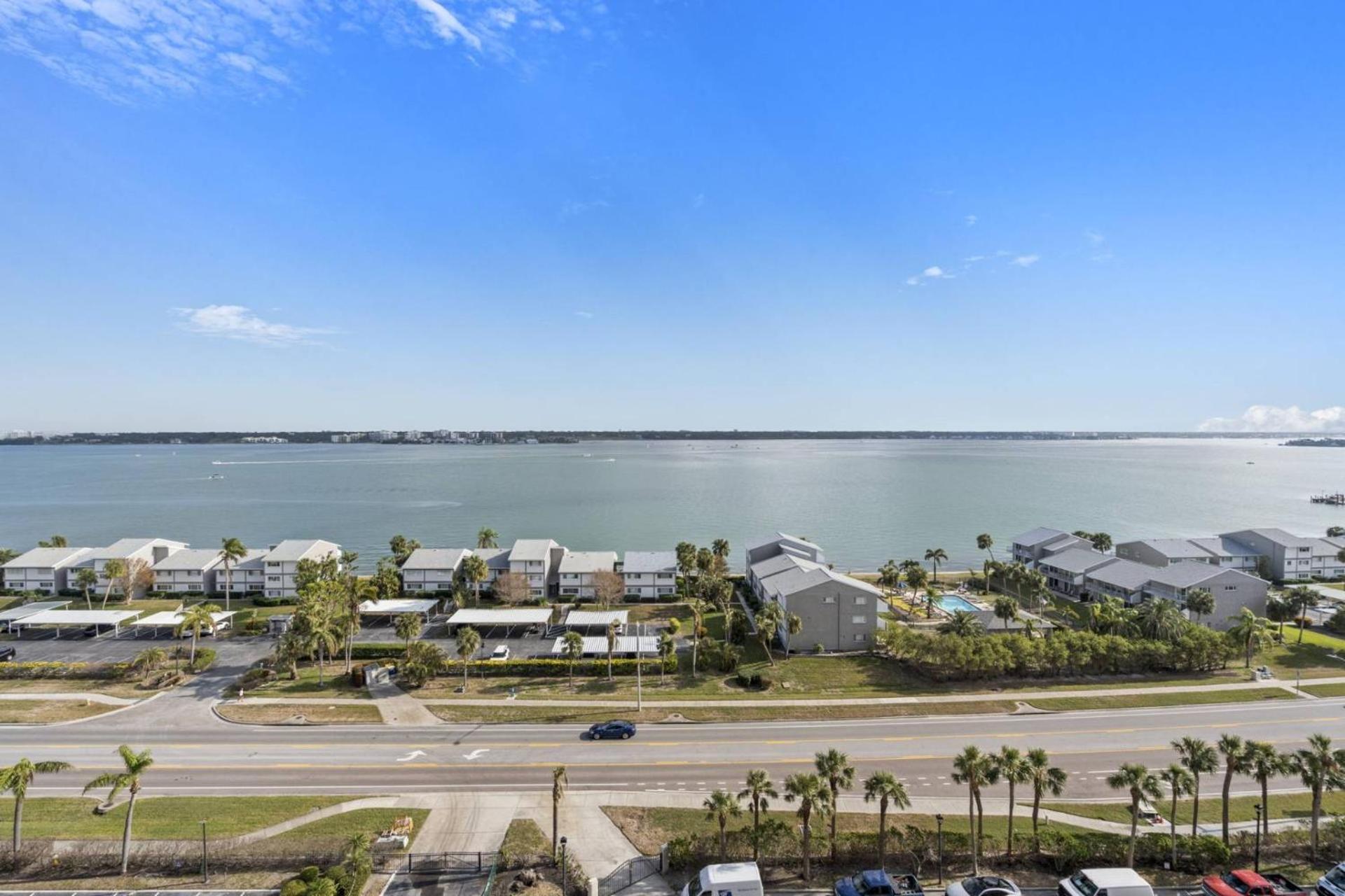 1208 Lighthouse Towers *