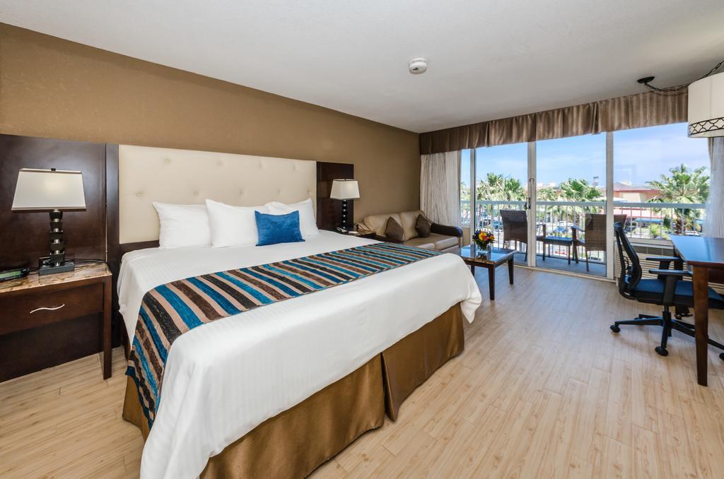 Dreamview Beachfront & Hotel