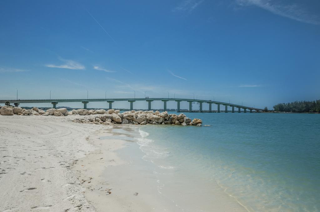 Hotel Dreamview Beachfront &