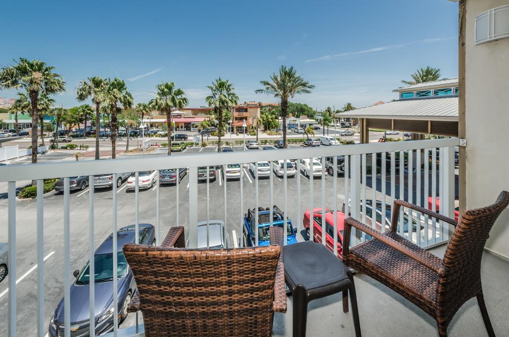 Dreamview Beachfront & 3* Clearwater Beach