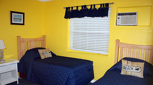 Barefoot Bay Motel