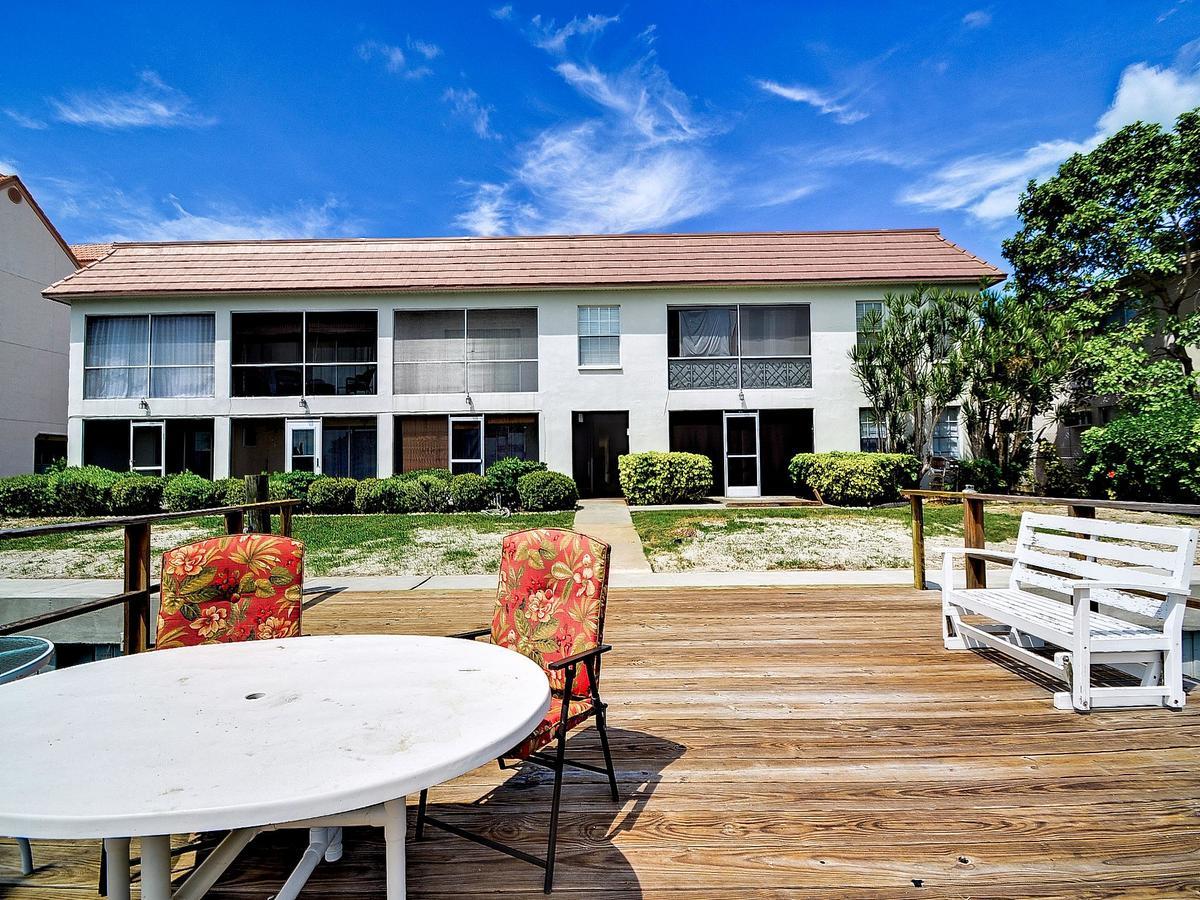 Island Flat 103 Clearwater Beach