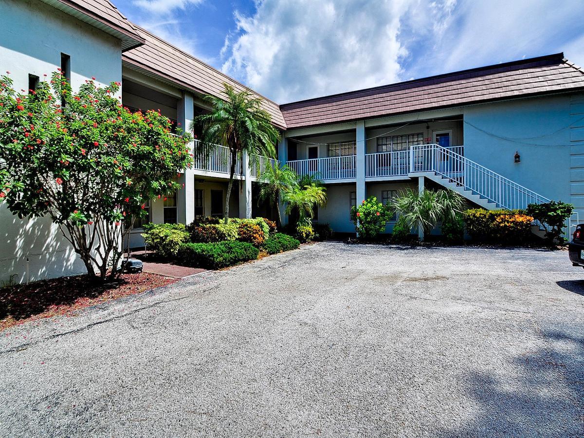 Island Flat 103 * Clearwater Beach