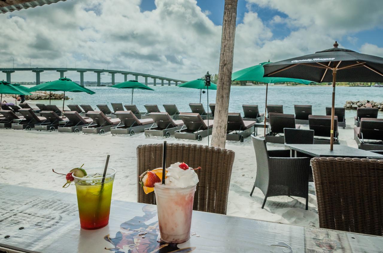 Dreamview Beachfront & Hotel 3*