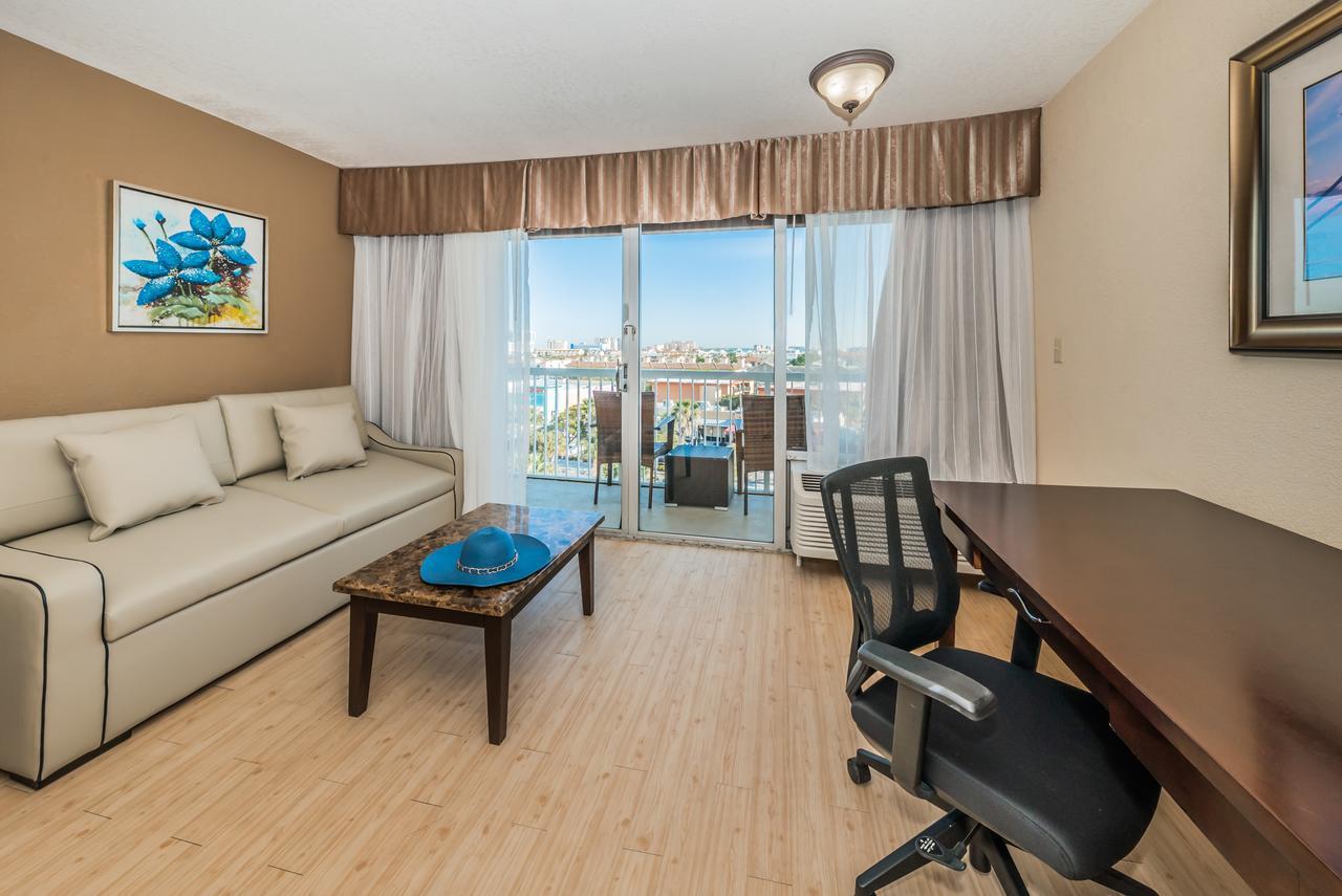 Hotel Dreamview Beachfront &