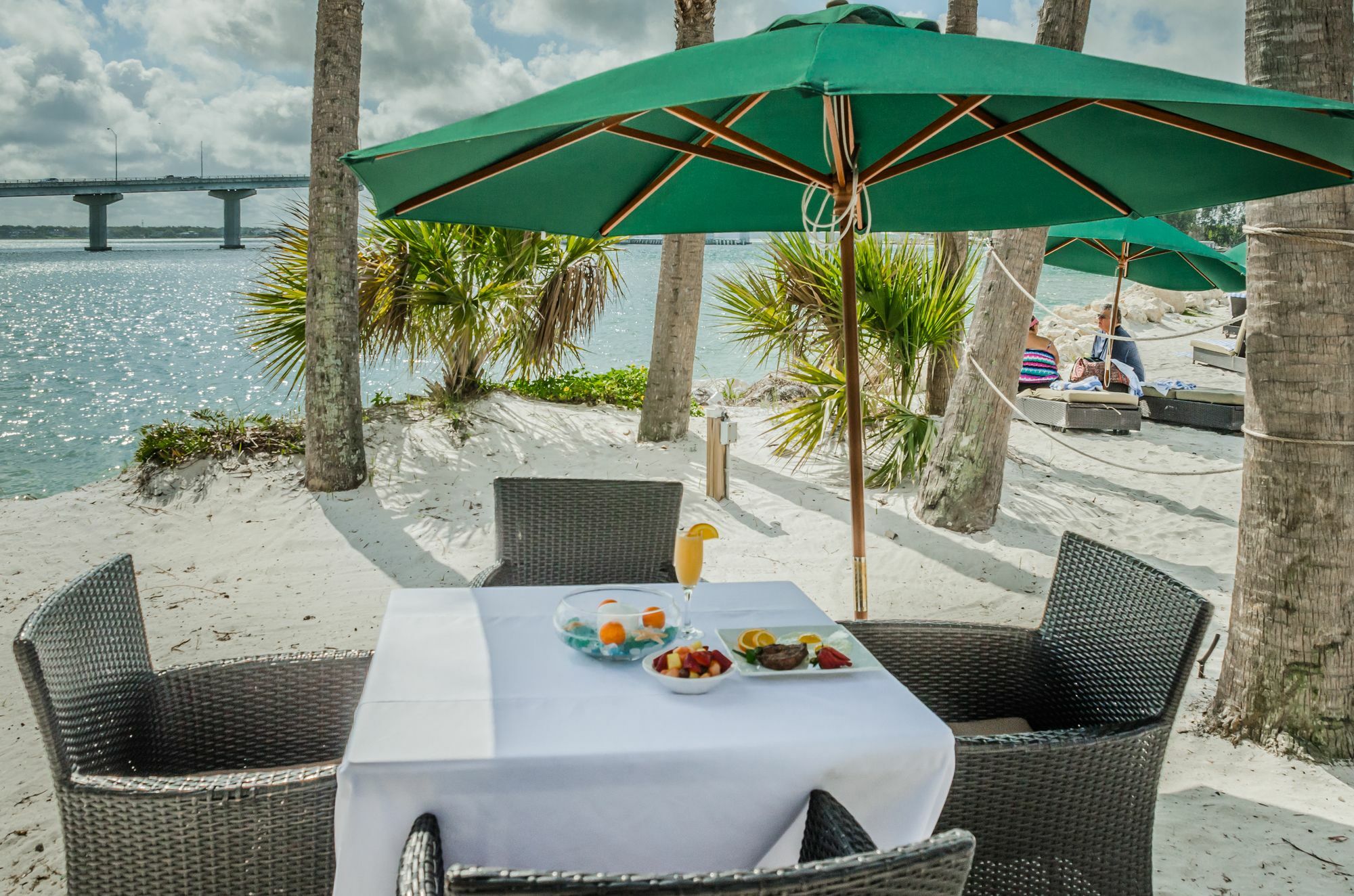 Dreamview Beachfront & 3* Clearwater Beach