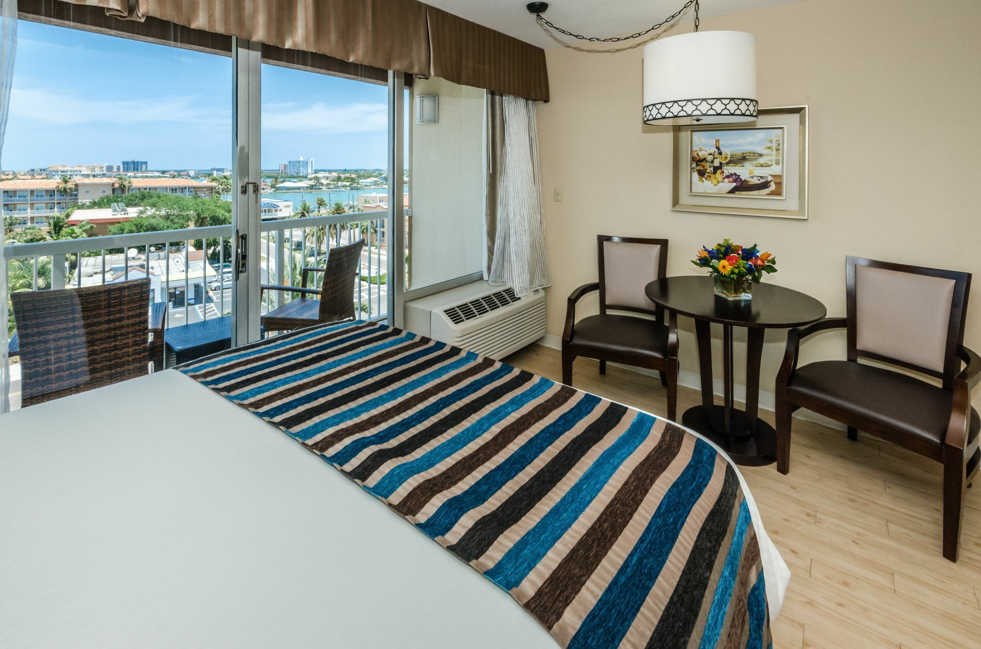 Dreamview Beachfront & 3* Clearwater Beach