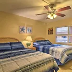 Beachfront Indian Shores Condo - Pool And Hot Tub!