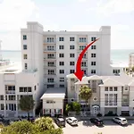 Coastal Sea Side Townhome - Walk To Beach!