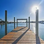 Bayfront Clearwater Beach Condo With Pool Access!