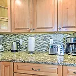 Bayfront Clearwater Beach Condo With Pool Access!