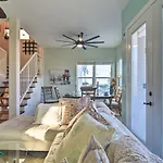 Colorful Townhome, Steps To Clearwater Beach!