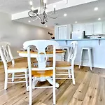 Chateaux Sunset Suites 408