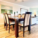 Beach Cottage 1304
