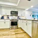 Beach Cottage 1304
