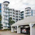 Lighthouse Pointe 402