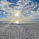 Barefoot Beach Resort E102