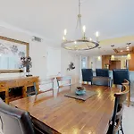 Water View 402
