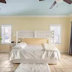 Luxury Beach House - Steps To The Beach