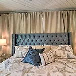 Walk To Beach Condo With Deck In Indian Shores