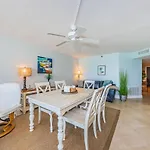 Pier House #504