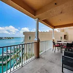 Gorgeous Getaway