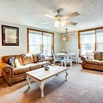 Indian Rocks Beach Cottage, Walk To Beach!