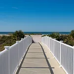 Meridian 1001 - A Spacious Beachfront Condo