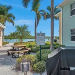 2 Bed-1 Bath With Sunroom, Private Pool And Beach Access!
