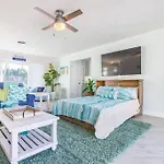 Island Paradise 3 Bed Waterfront/Heated Pool
