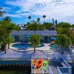Island Paradise 3 Bed Waterfront/Heated Pool